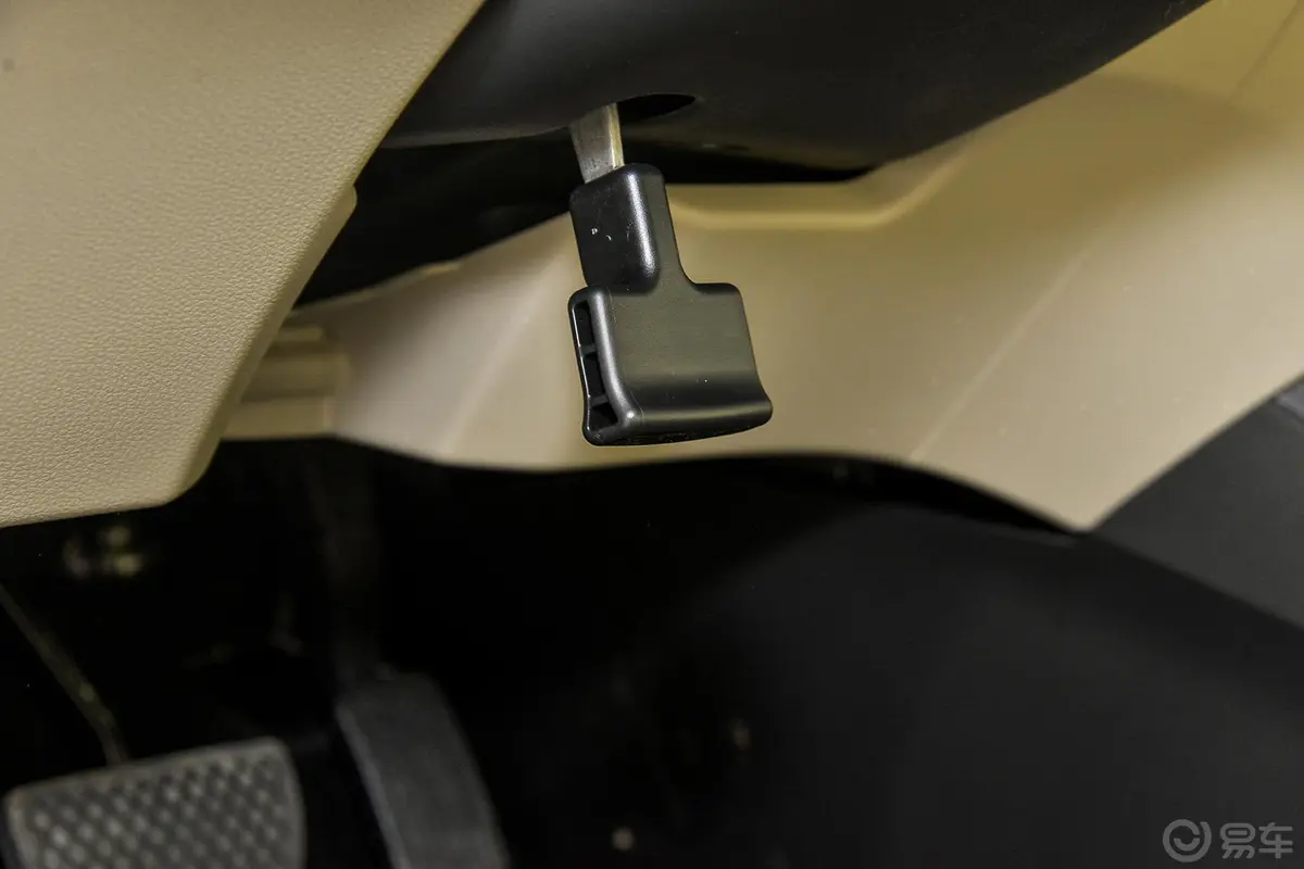 杰德1.8L 5AT 舒适精英型（五座）内饰