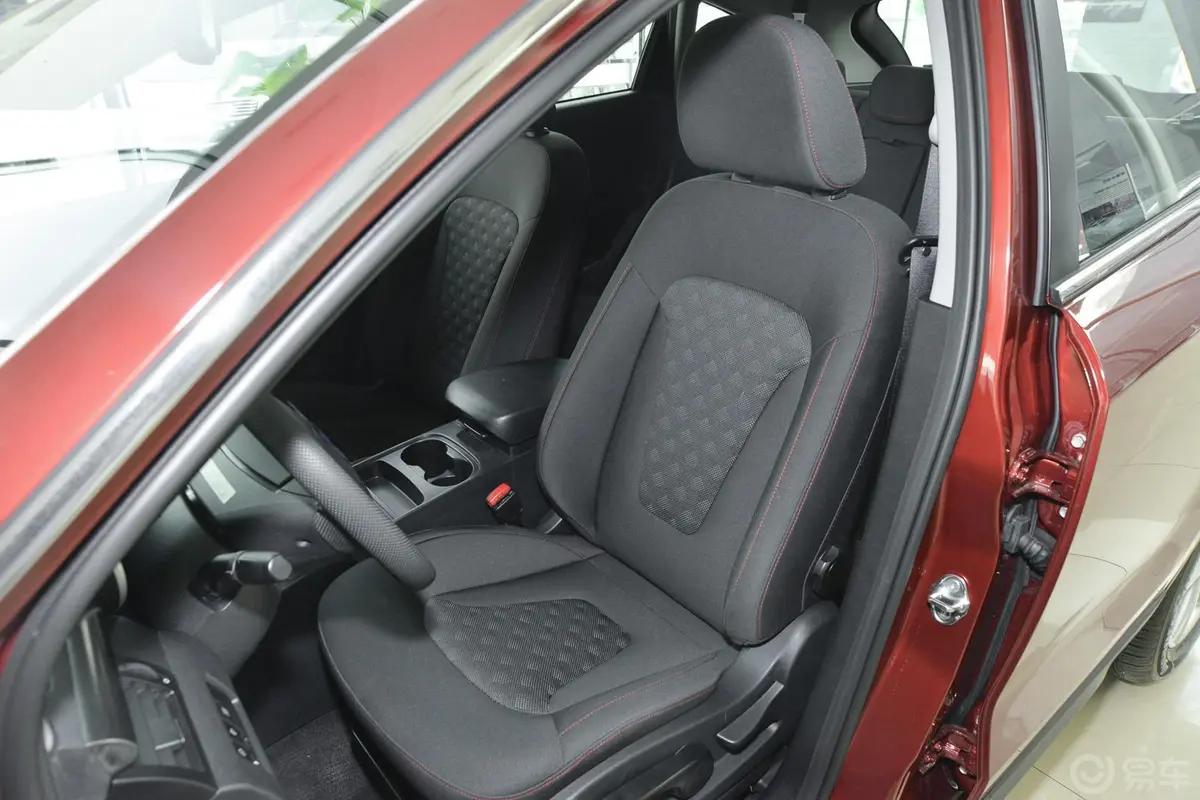 奔腾X802.0L 自动 舒适型驾驶员座椅