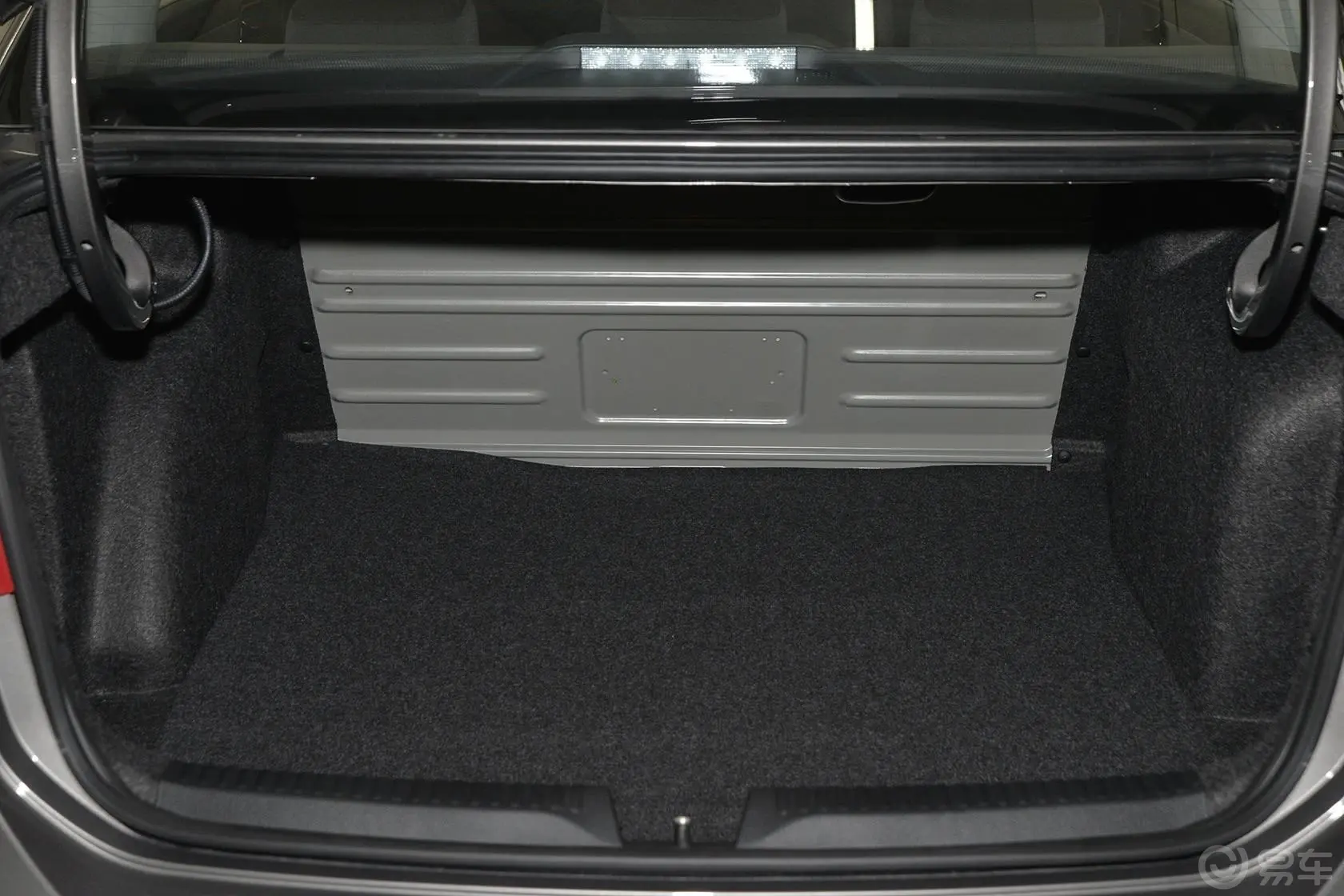 捷达1.6L 手动舒适型行李箱空间