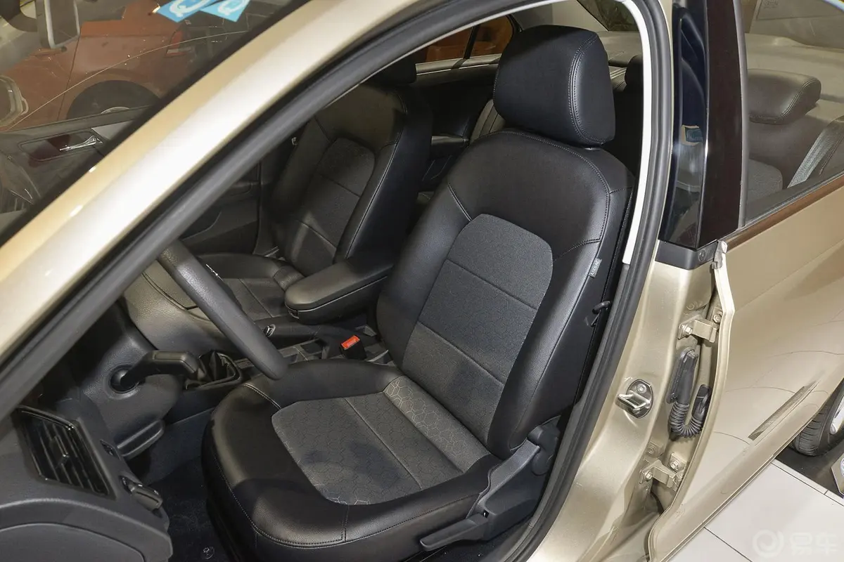 桑塔纳1.4L 手动 舒适版驾驶员座椅