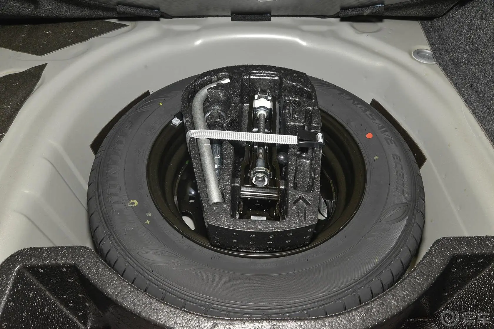 桑塔纳1.4L 手动 舒适版备胎