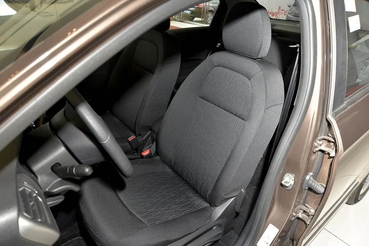 爱丽舍1.6L 手动 舒适型 质尚版驾驶员座椅