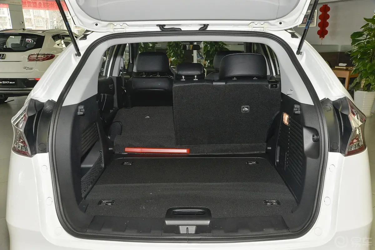 优6 SUV1.8T 时尚型行李箱空间（后排左放倒）