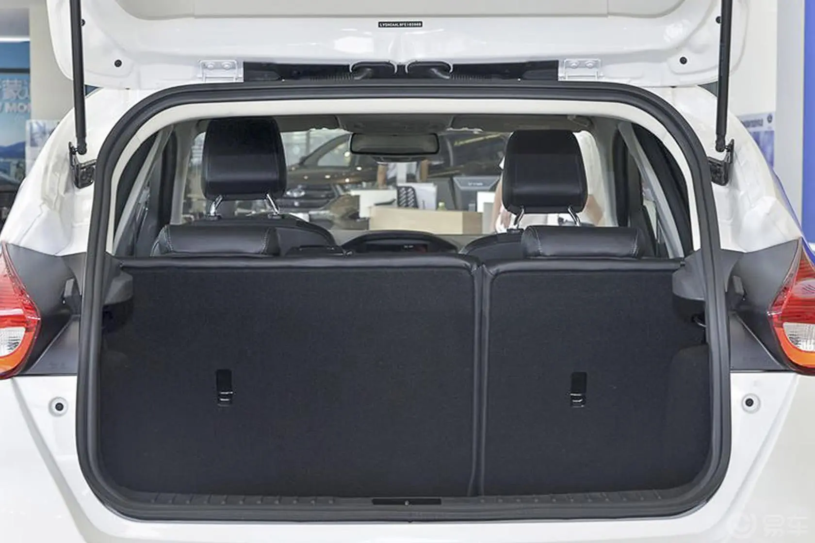 福克斯两厢 Ecoboost180 自动 精英型行李箱空间