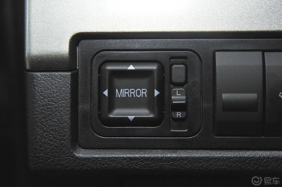 吉利GX7经典版 1.8L 手动 电商专供版 国Ⅴ外后视镜控制键