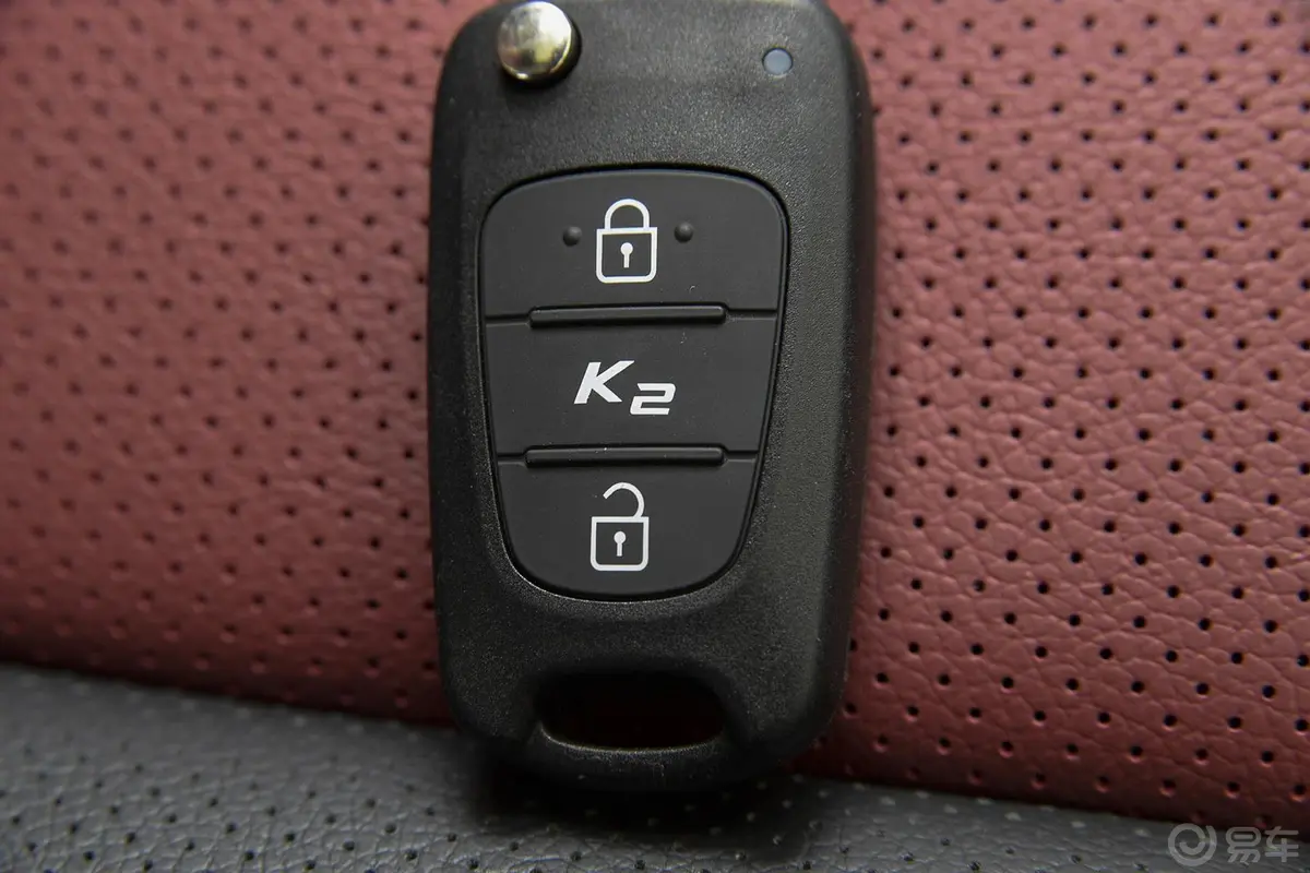 起亚K2两厢 1.4L 手动 GLS 炫酷版钥匙