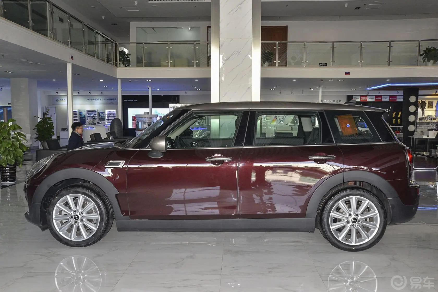 MINI CLUBMAN1.5T COOPER正侧车头向左水平