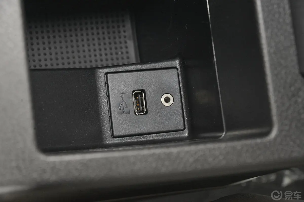 绅宝D501.5L 手动 标准版USB接口