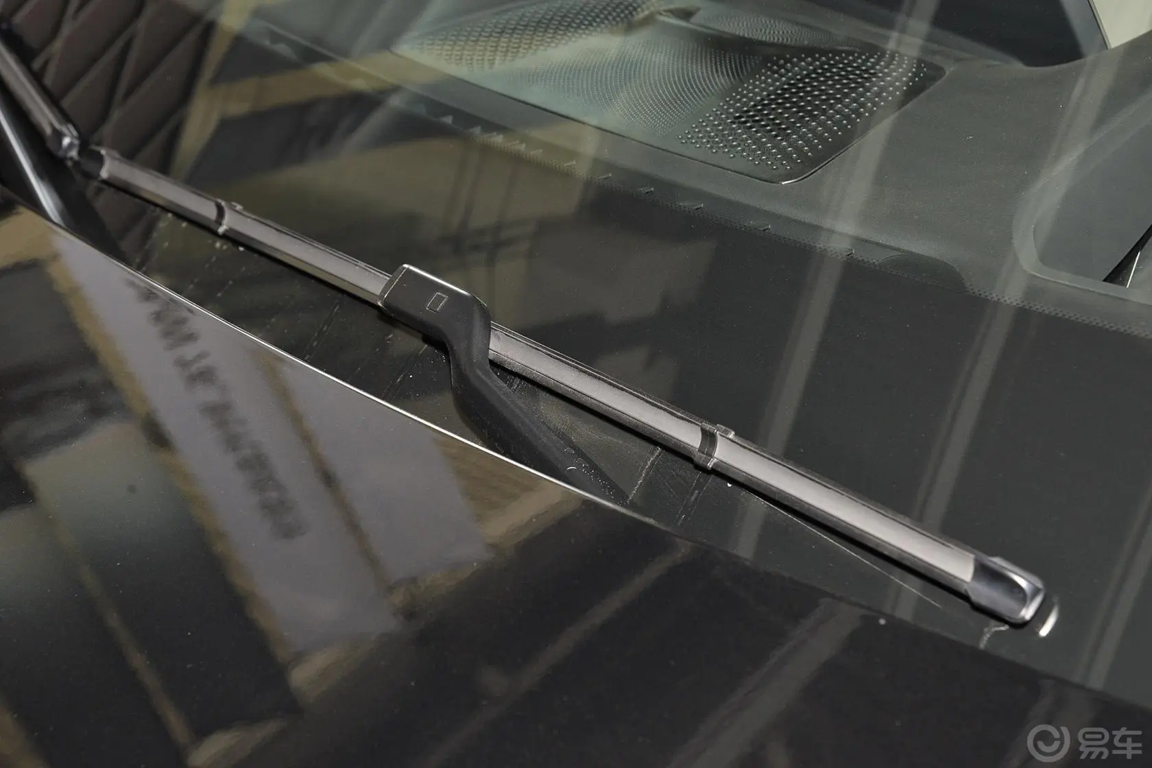 宝马7系750Li xDrive 四座版雨刷器（前）