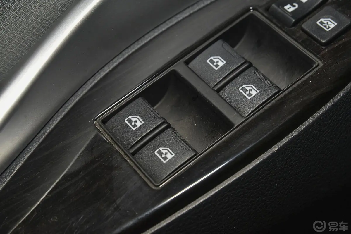 众泰Z3001.6L 驾值版 自动 精英型车窗升降键