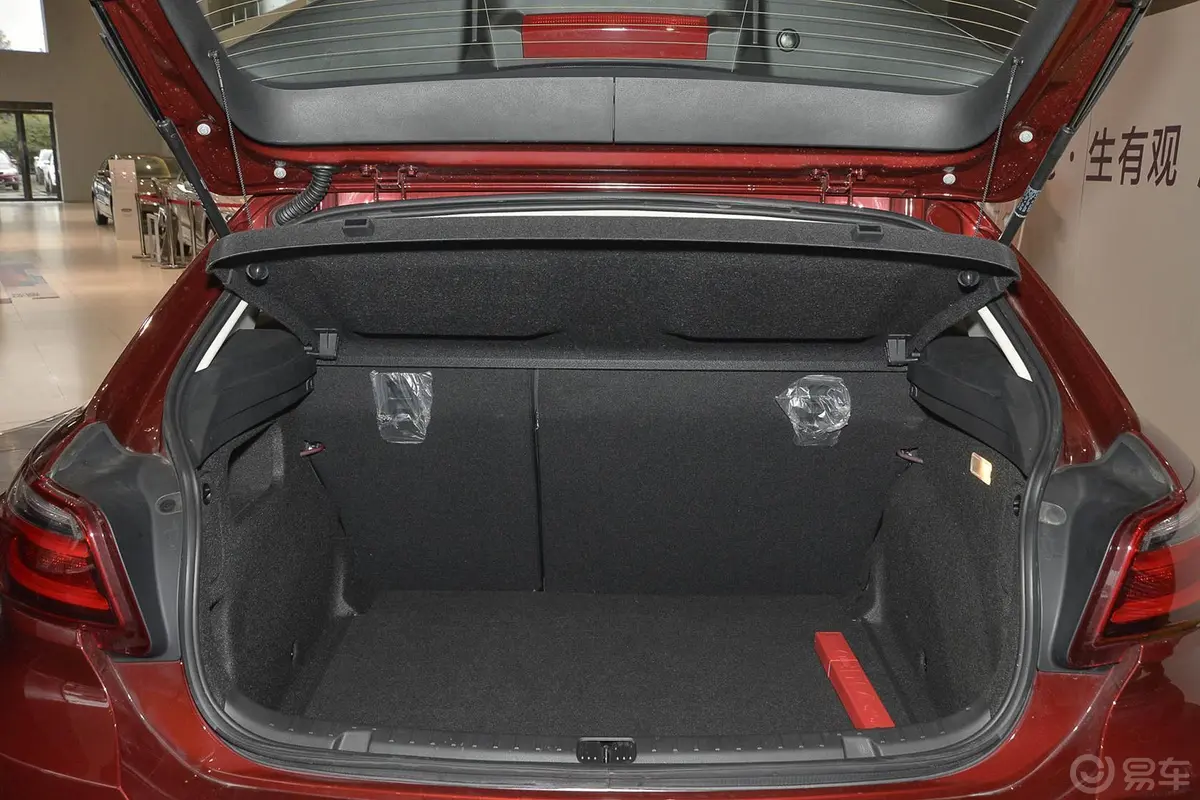 观致3都市SUV 1.6T 6速双离合 致悦型行李箱空间