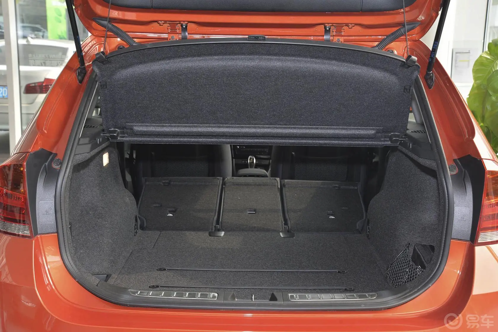 宝马X1sDrive18i 领先晋级版行李箱空间（后排全放倒）