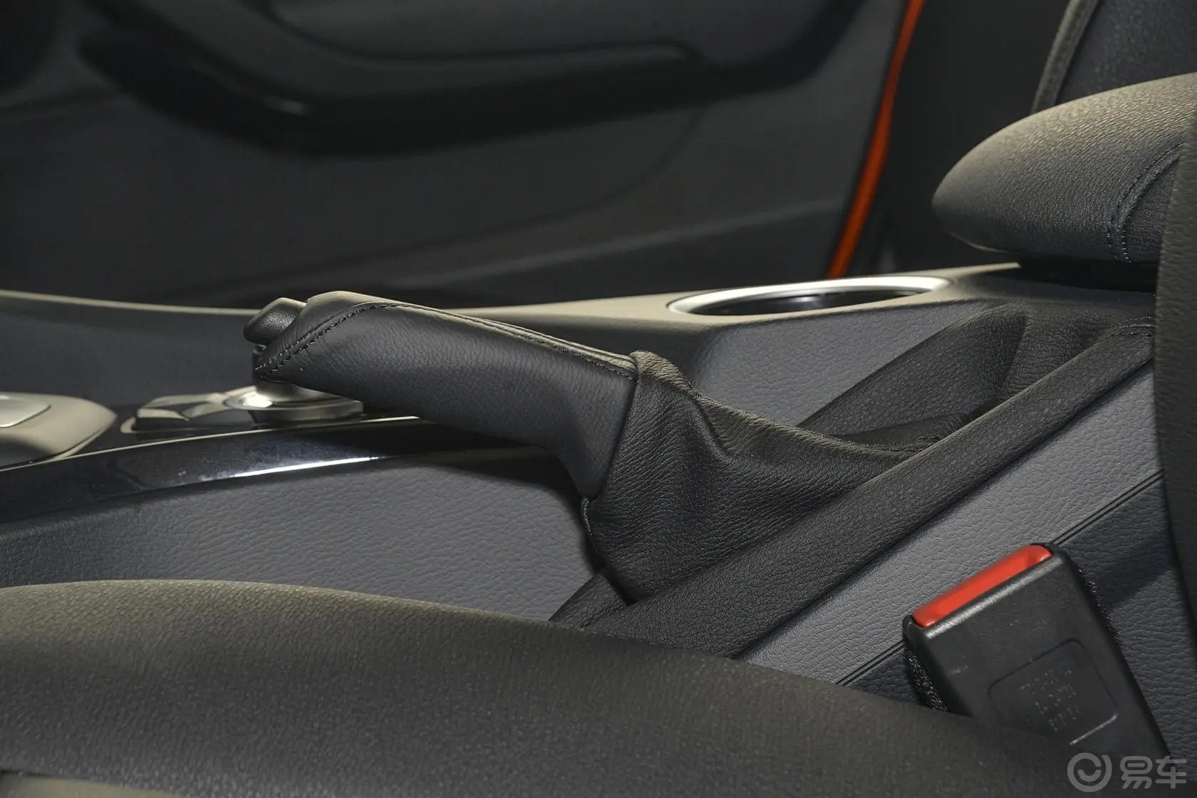 宝马X1sDrive18i 领先晋级版驻车制动（手刹，电子，脚刹）