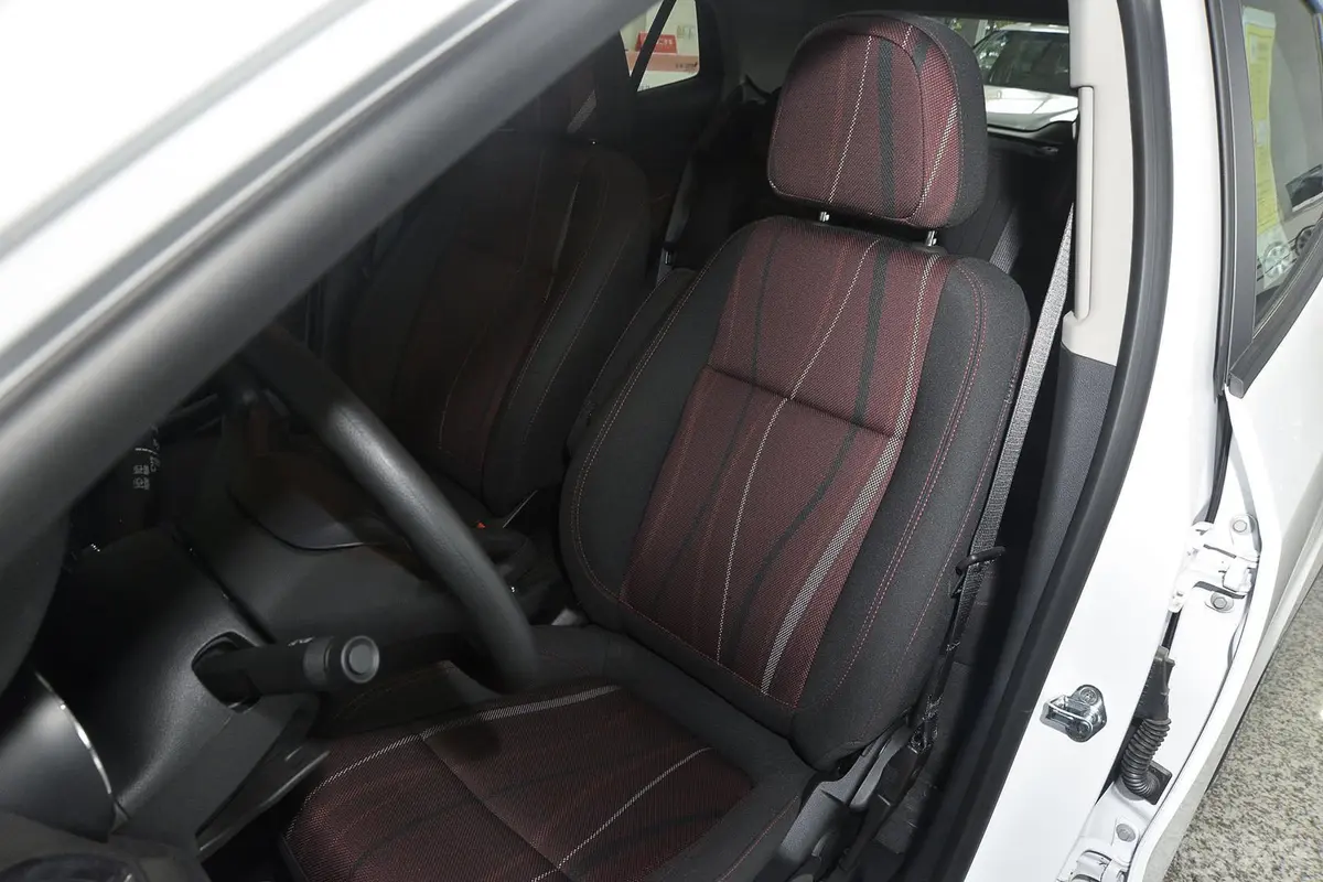 昂科拉1.4T G 手动 两驱 都市进取型驾驶员座椅