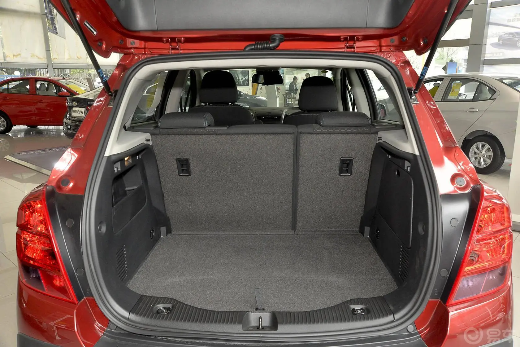 创酷1.4T 手动 舒适型天窗版行李箱空间