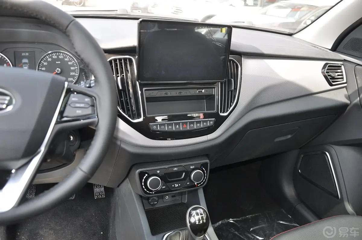 森雅R71.6L 手动 智能型中控台驾驶员方向