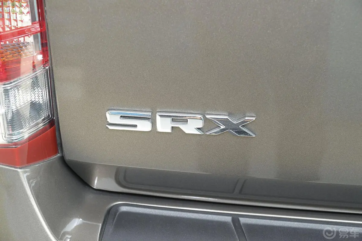 凯迪拉克SRX3.0L 手自一体 精英型外观