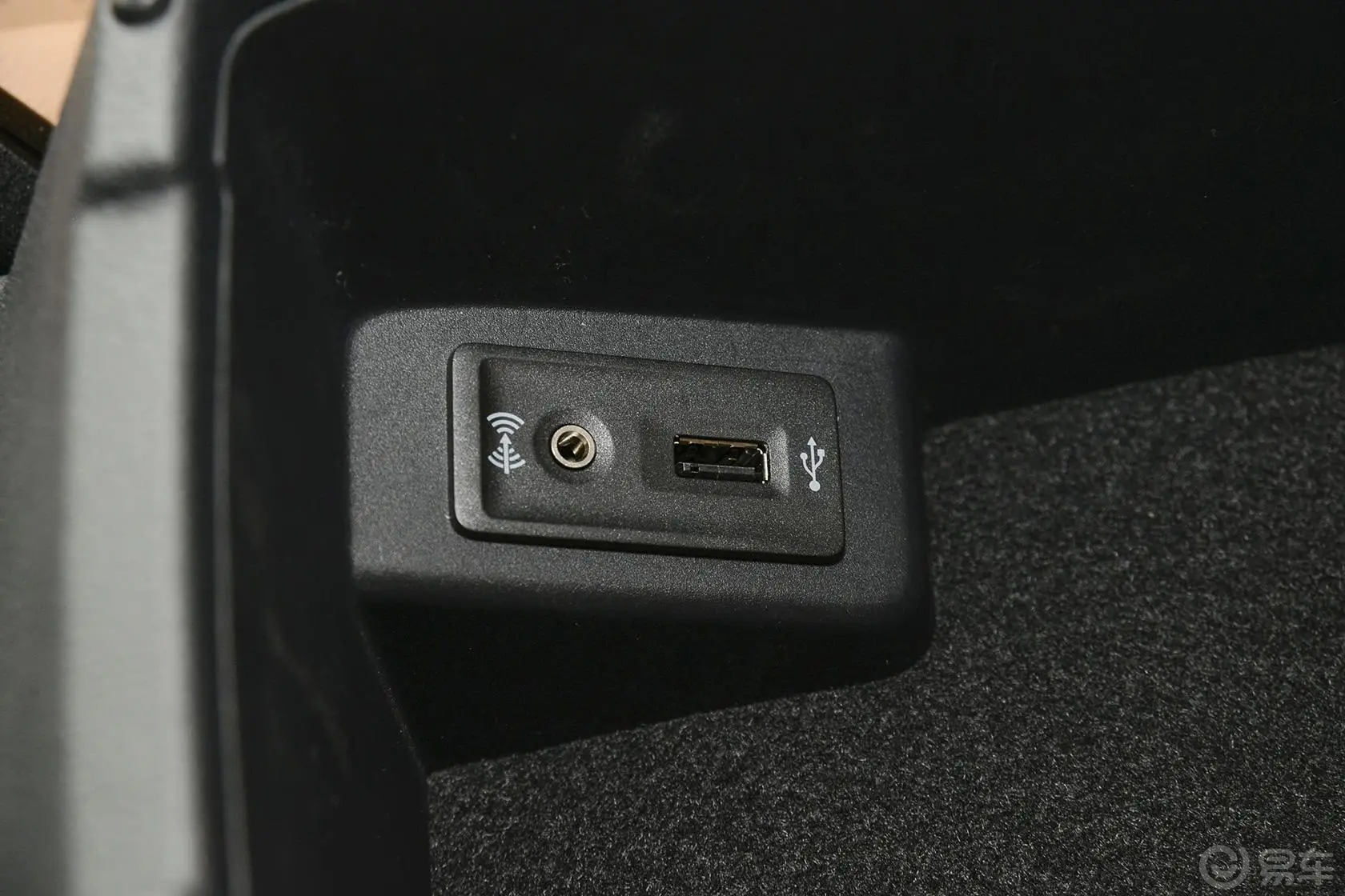 帕萨特330TSI DSG御尊版USB接口