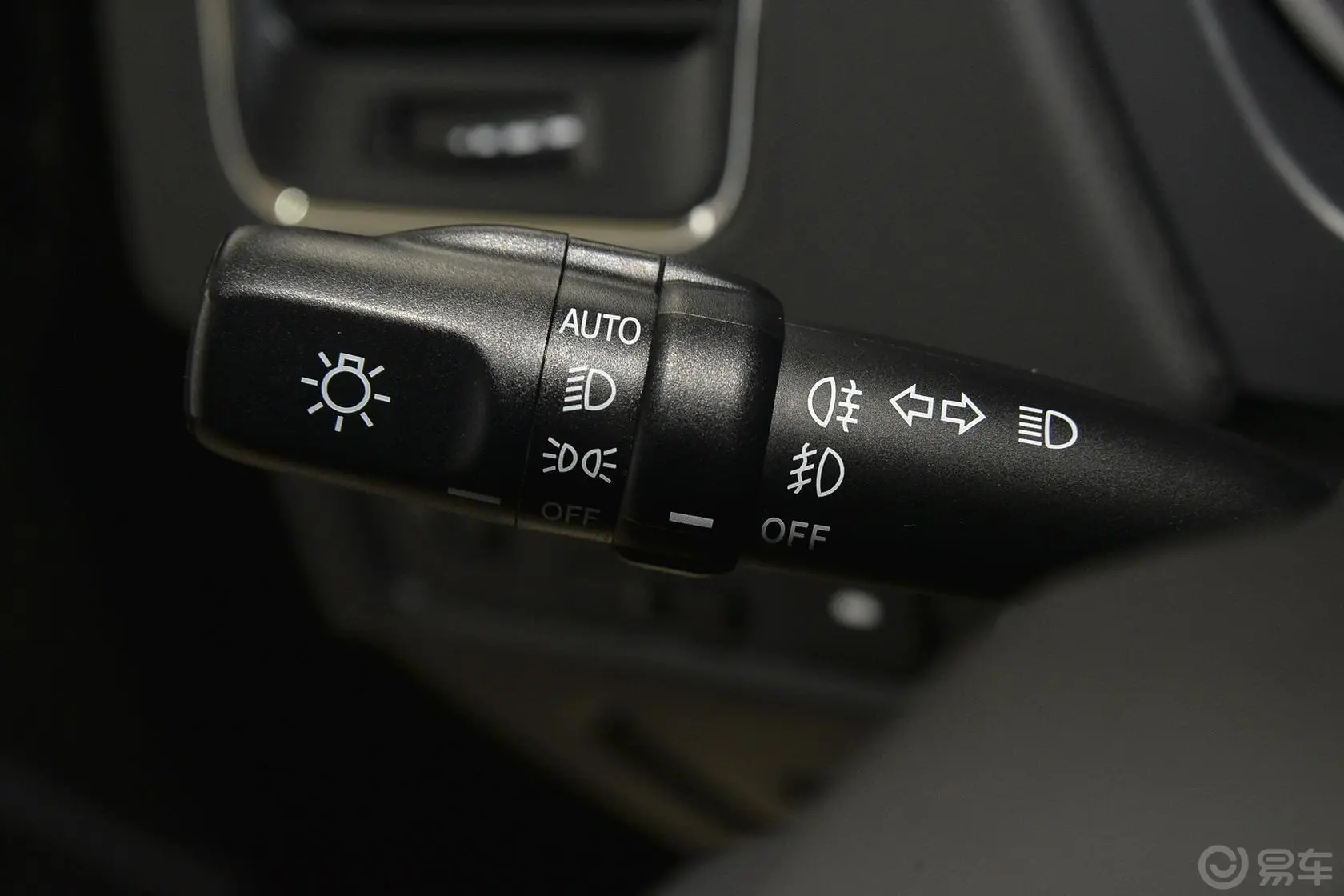 吉利GX7运动版 2.0L 自动 豪华型升级版大灯远近光调节柄