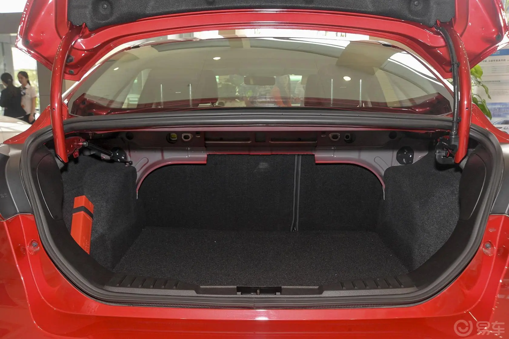 福克斯三厢 Ecoboost125 自动 超能风尚型行李箱空间