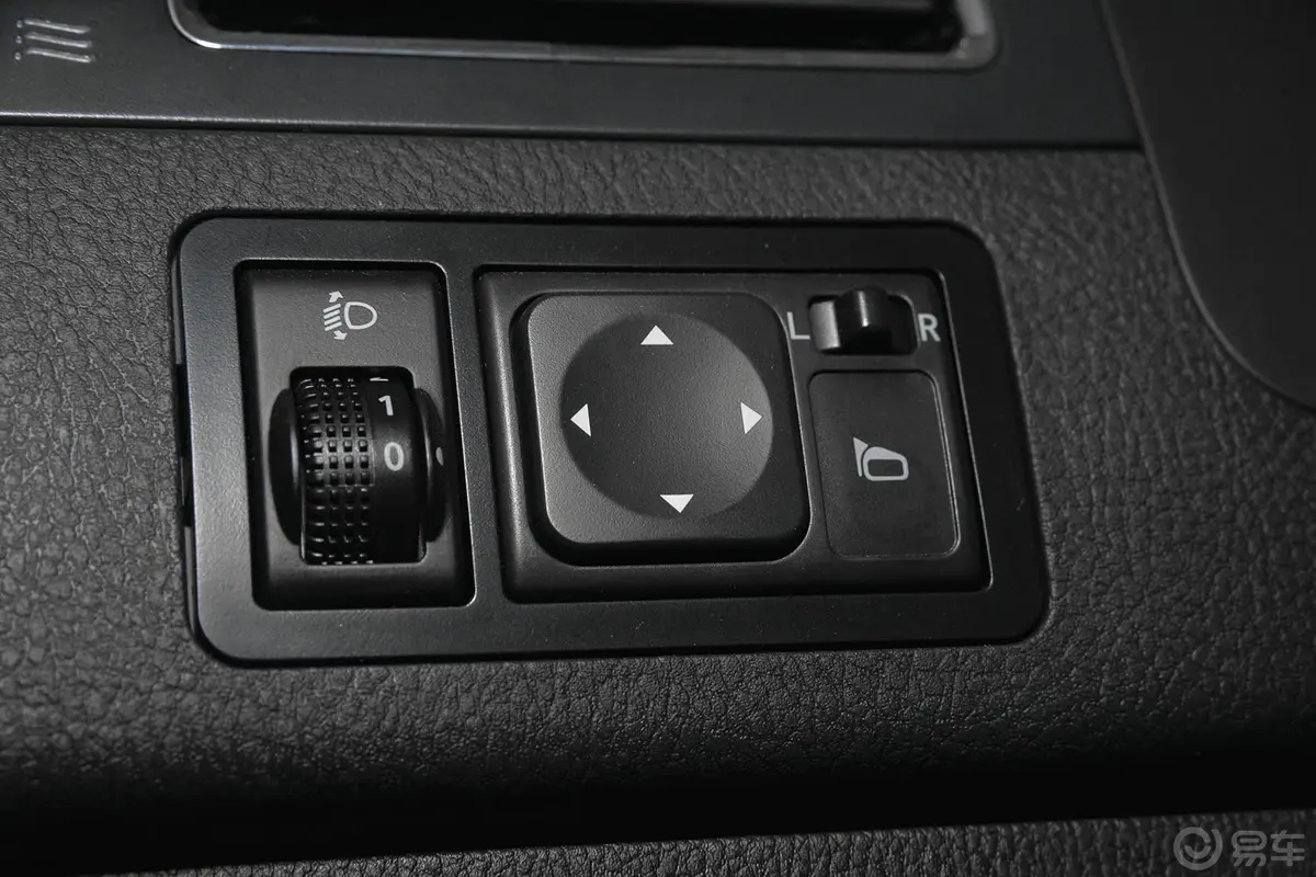 景逸S501.6L CVT 尊享型外后视镜控制键