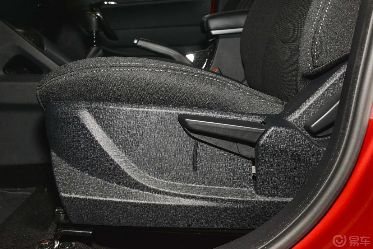 瑞风S51.5T 手动 精英版座椅调节键