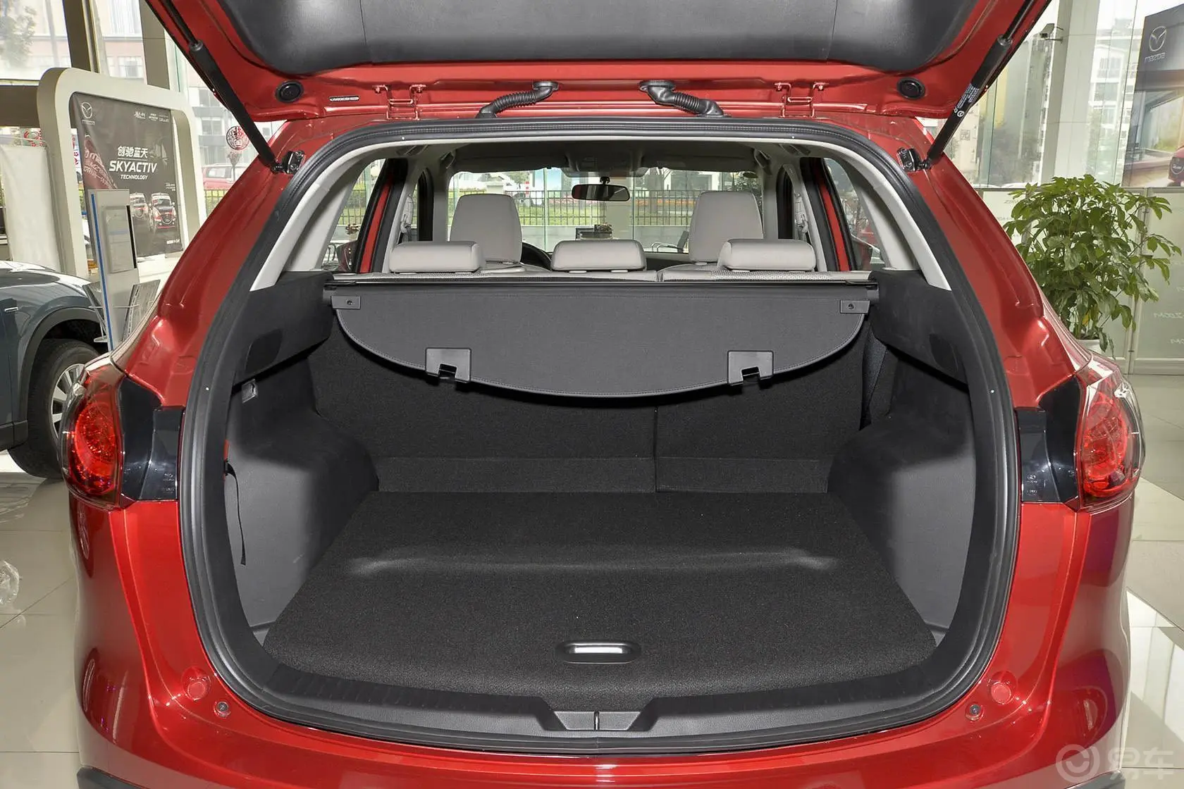马自达CX-52.0L 手动 两驱 舒适版行李箱空间