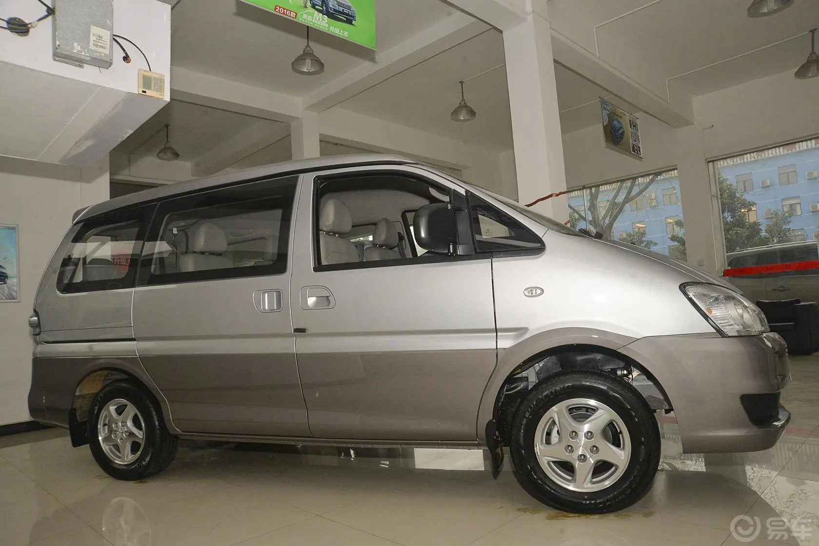 菱智M3 1.6L 手动 7座 舒适型 国五外观