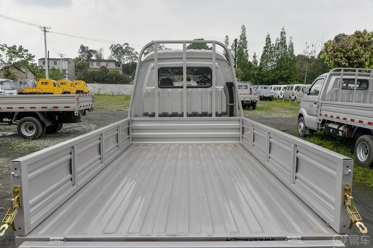 新豹MINIDK10 手动 双排 3400轴距 国5行李箱空间