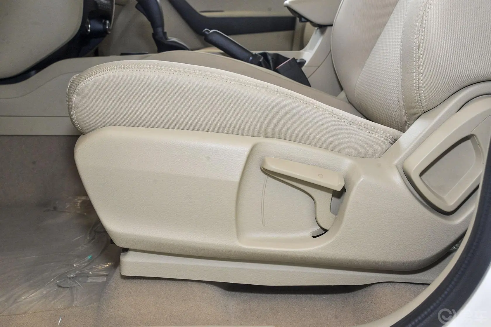 撼路者2.0T 手自一体 两驱 菁英版 汽油座椅调节键
