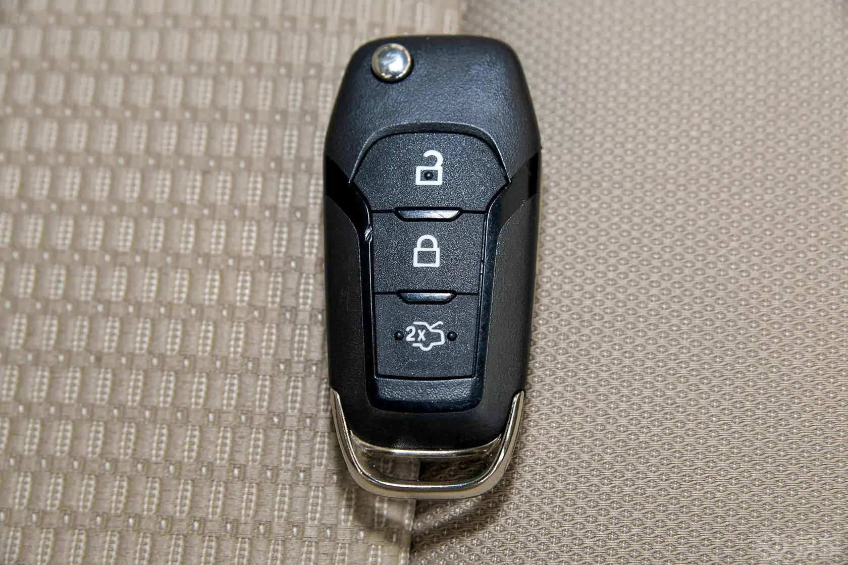 撼路者2.0T 手自一体 两驱 菁英版 汽油钥匙