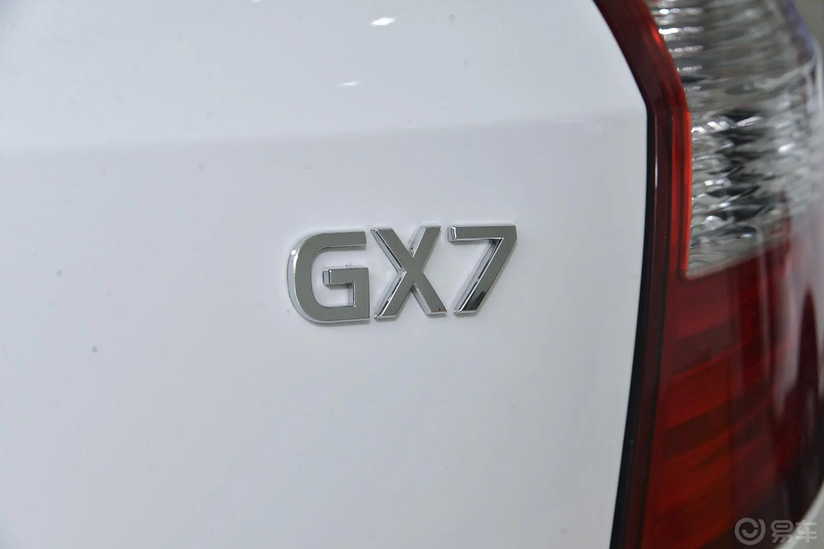 吉利GX7运动版 2.0L 手动 精英型尾标