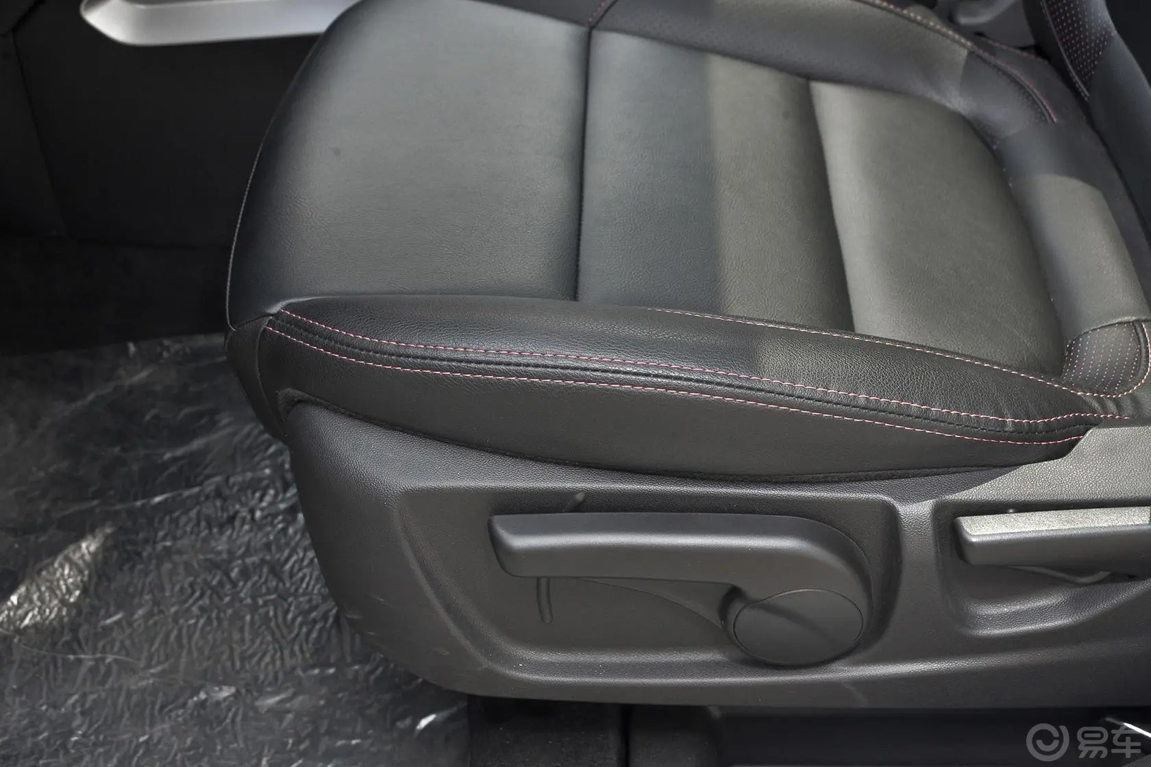 长安CS351.6L 自动 尊贵型 国4座椅调节键