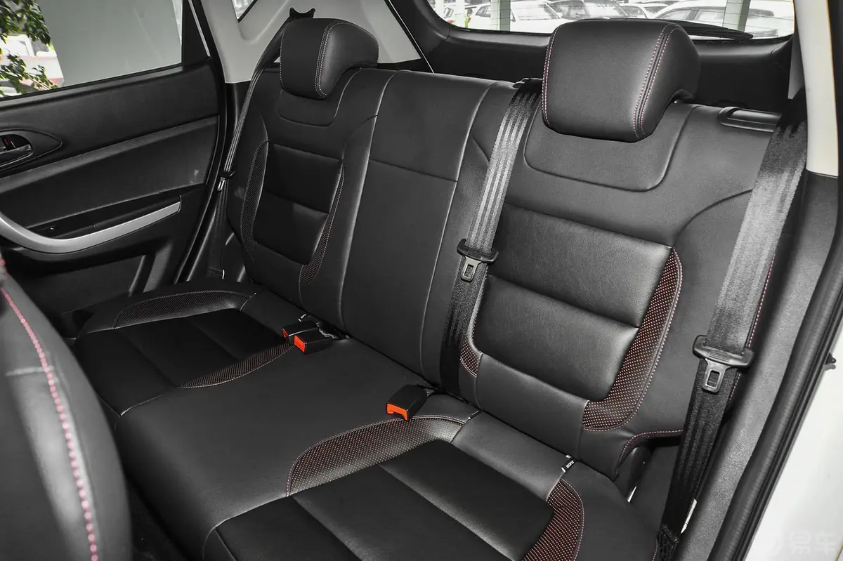 长安CS351.6L 自动 豪华型 国5后排座椅