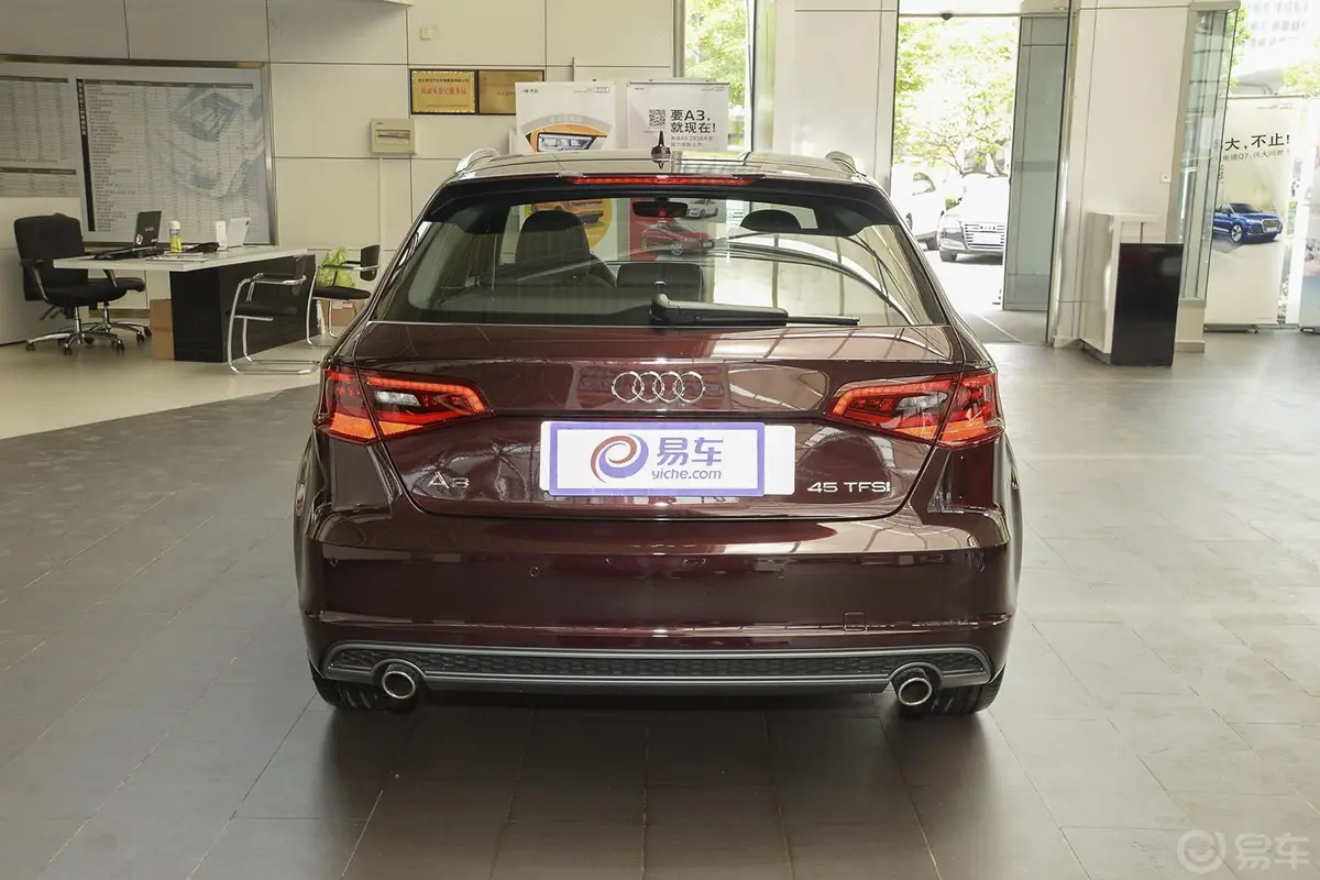 奥迪A3(进口)Sportback 45 TFSI S line 运动型正后水平