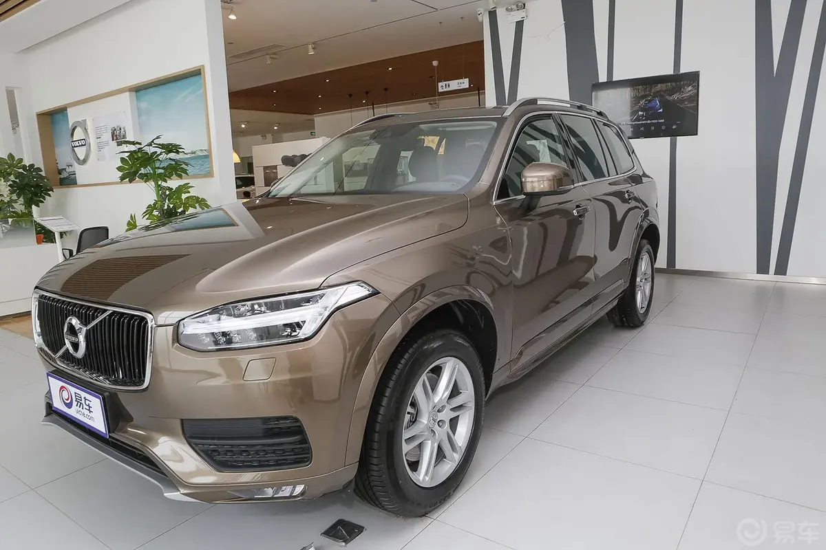 沃尔沃XC902.0T T6 智逸版 七座侧前45度车头向左水平