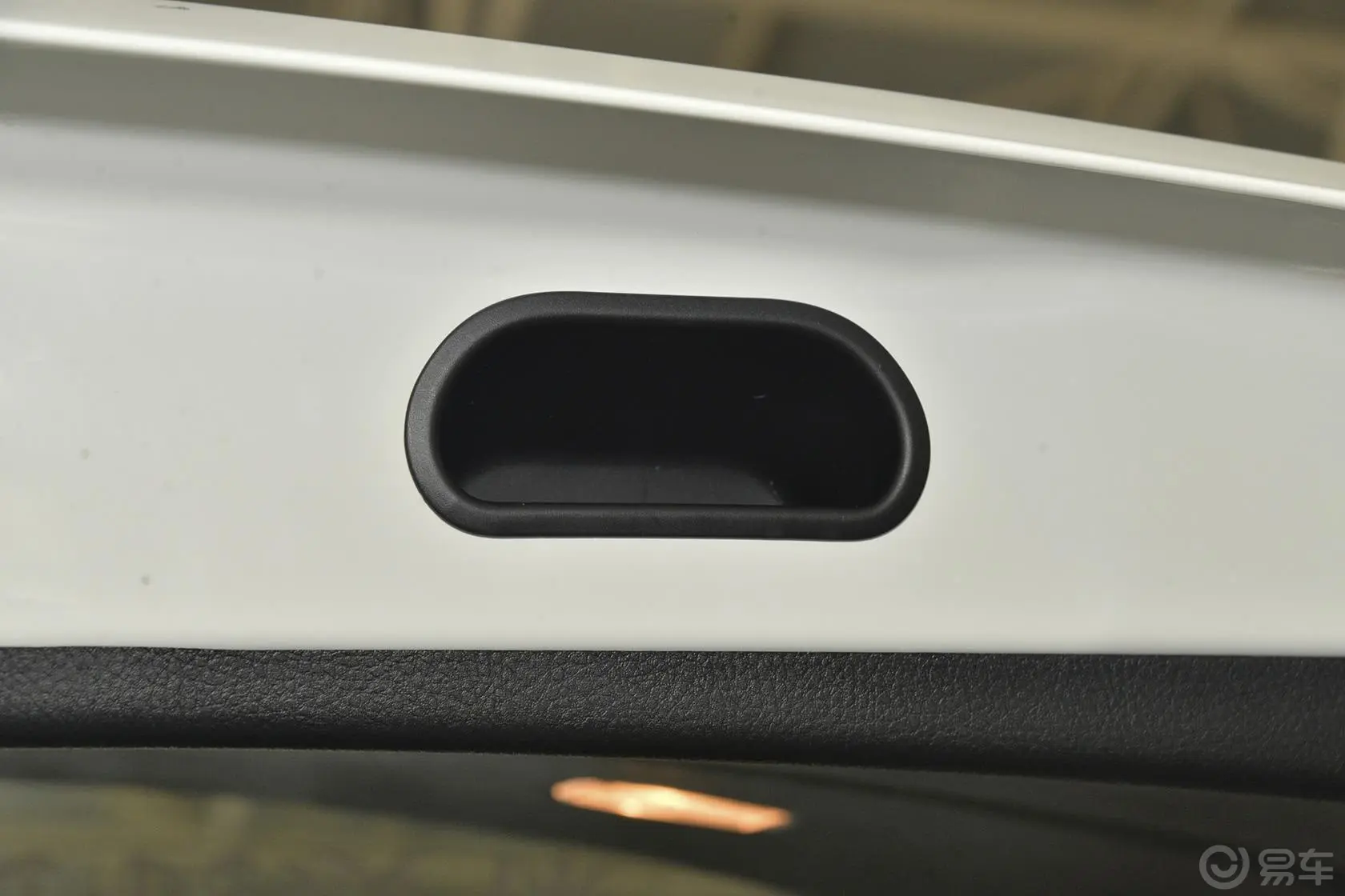 比亚迪S71.5T 手动 尊贵型 7座空间