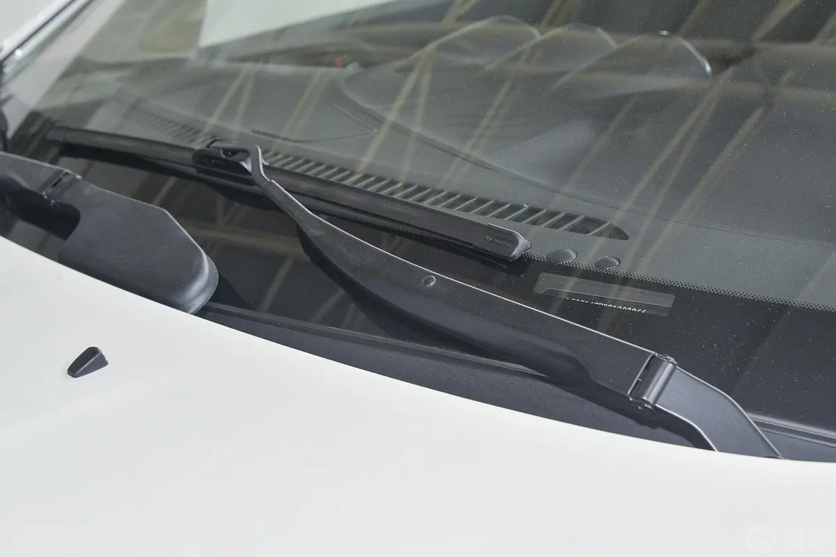 比亚迪S71.5T 手动 尊贵型 7座雨刷器（前）