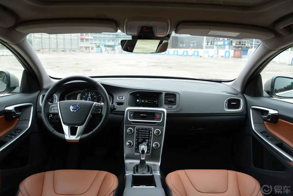 沃尔沃V60Cross Country 2.5T T6 AWD内饰全景正拍