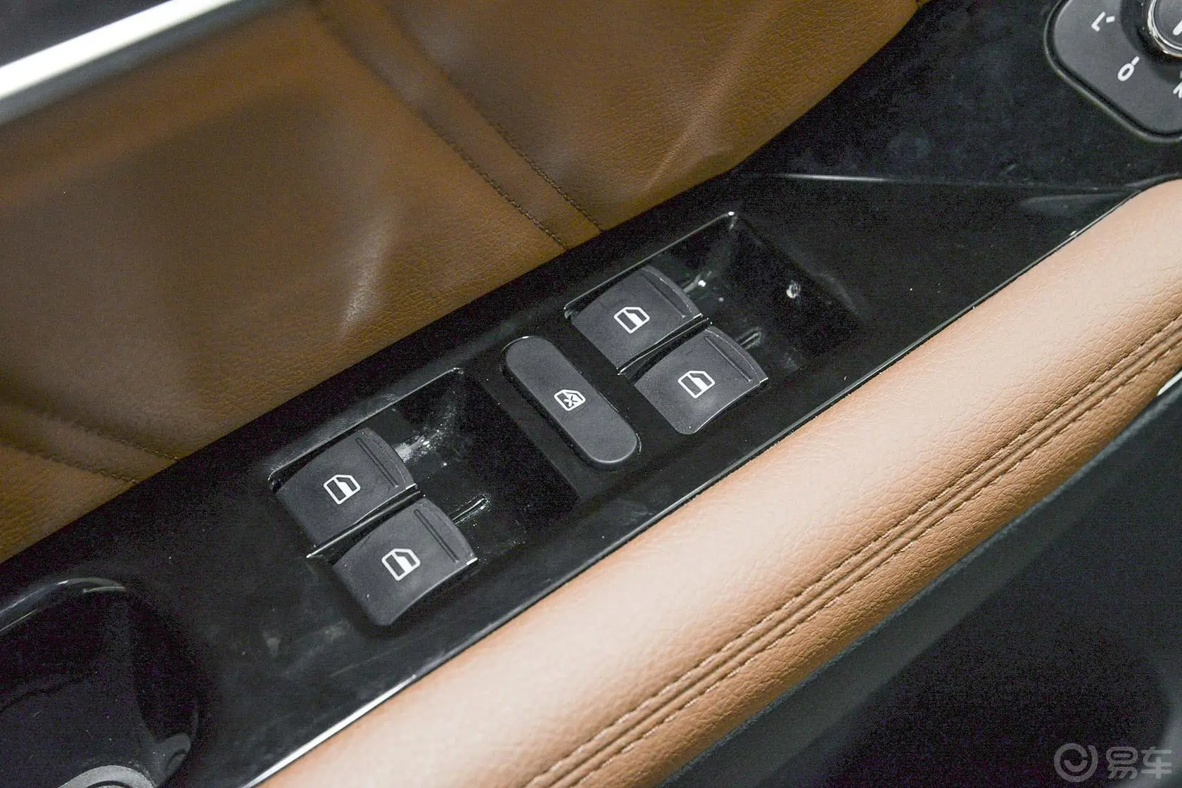 哈弗H6 Coupe2.0T 手动 两驱 精英版车窗升降键