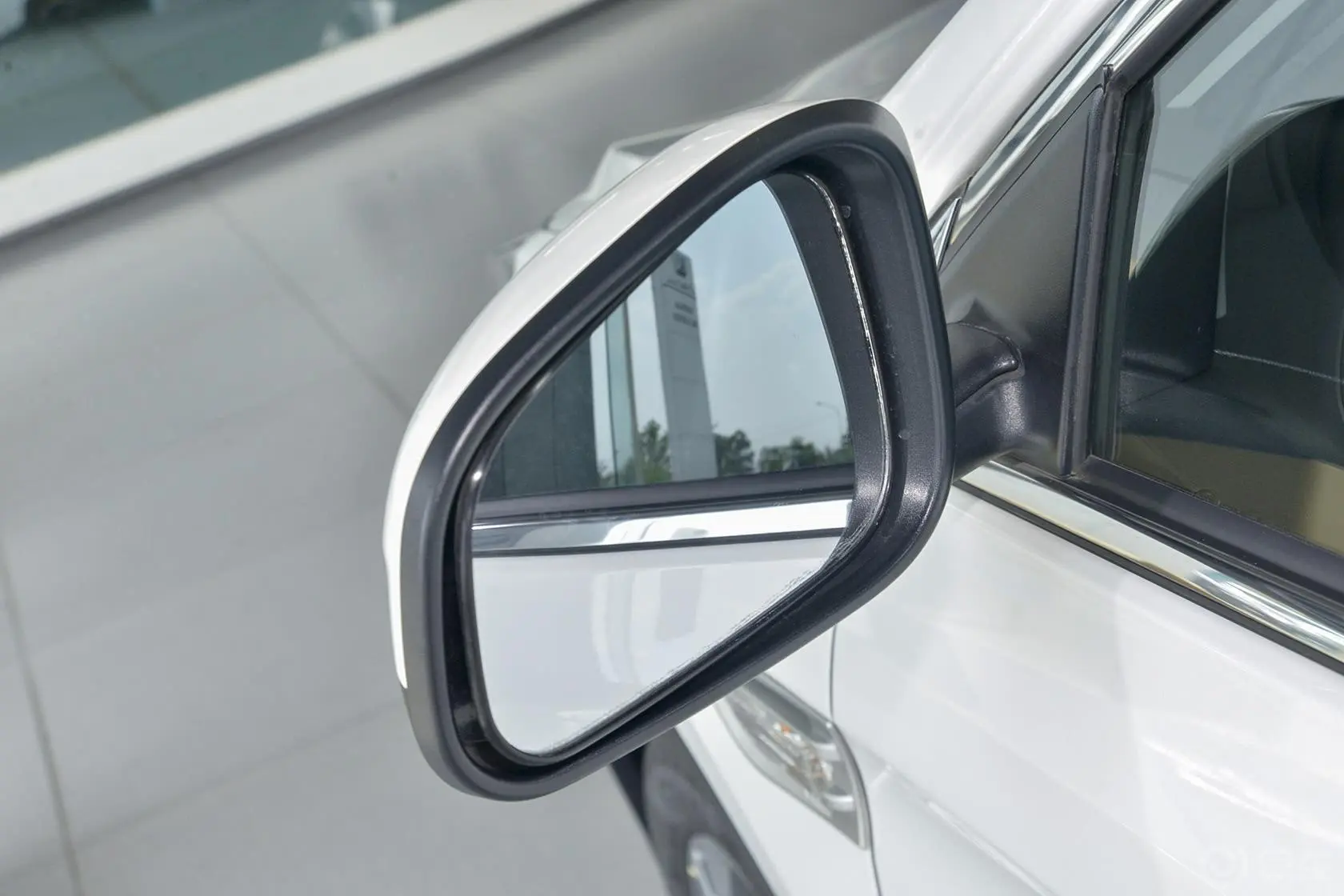 优6 SUV1.8T 魅力升级型后视镜镜面（后）