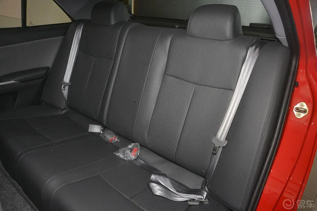 众泰Z300新视界版 1.5L 手动 豪华型行李厢支撑杆