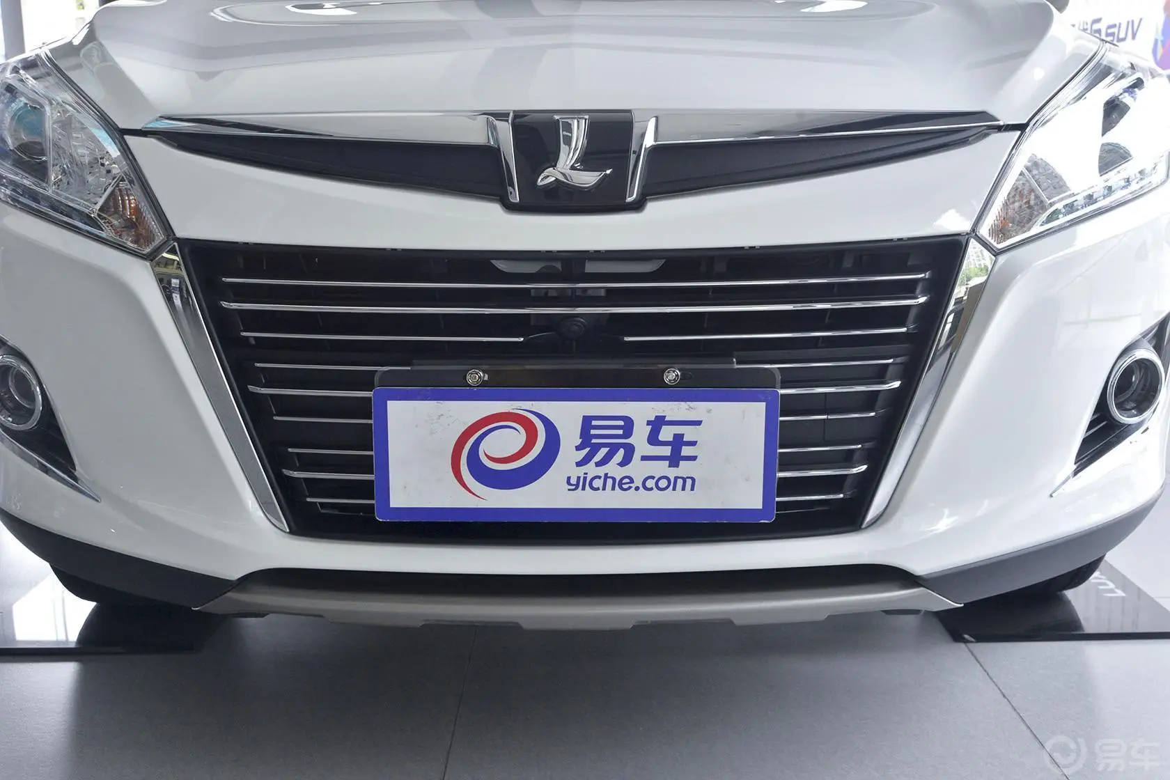 优6 SUV1.8T 魅力升级型前格栅侧俯拍