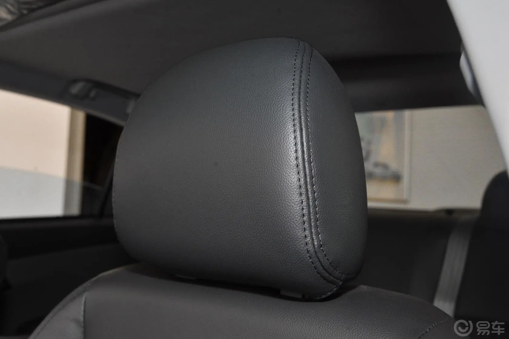 众泰Z300新视界版 1.5L 手动 尊贵型驾驶员头枕