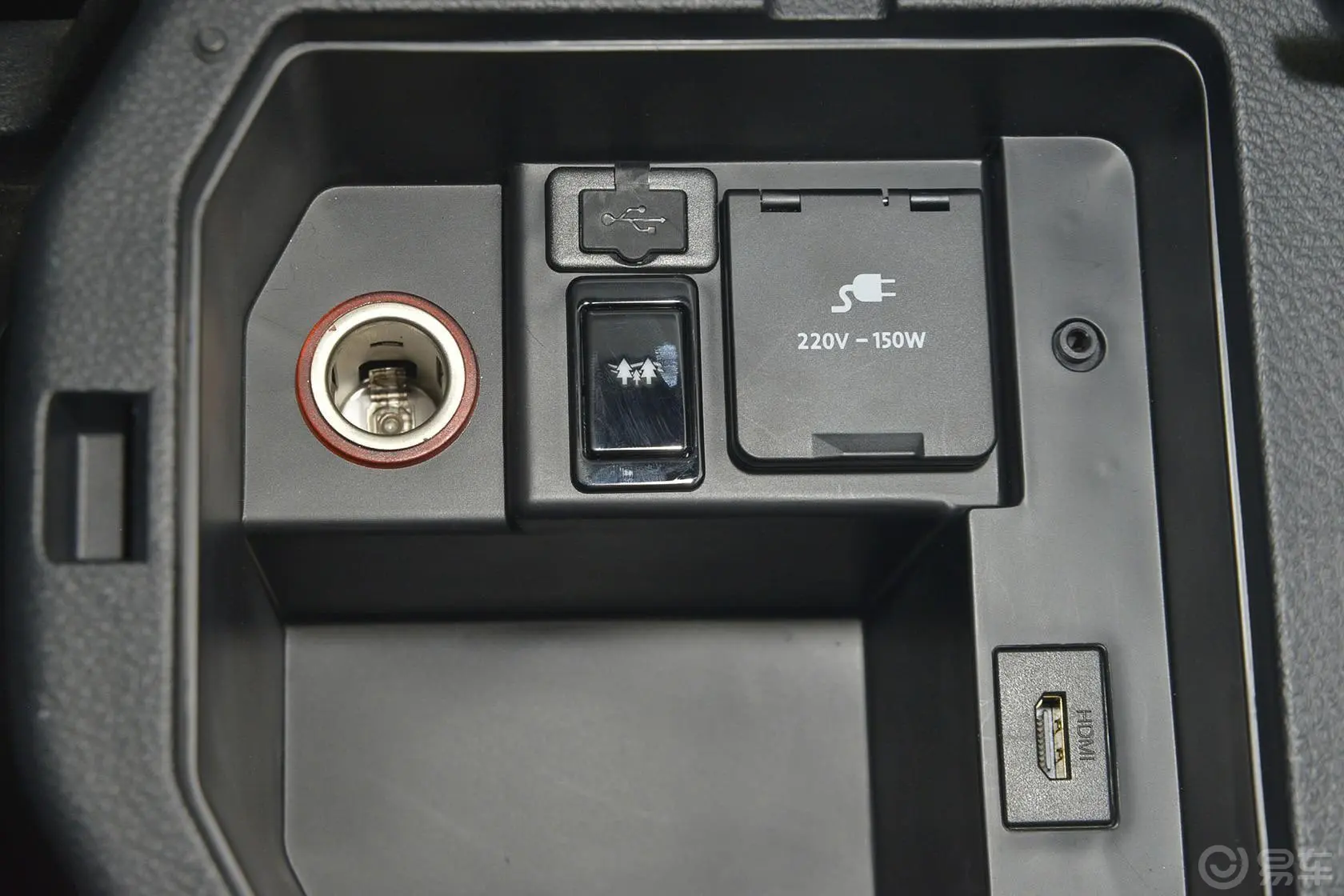 大7 SUV2.2T 手自一体 两驱 智尊版USB接口