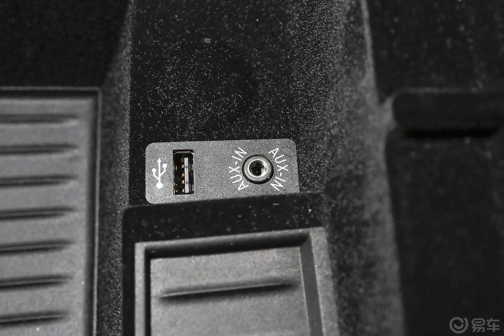 宝马5系(进口)520i 旅行轿车USB接口