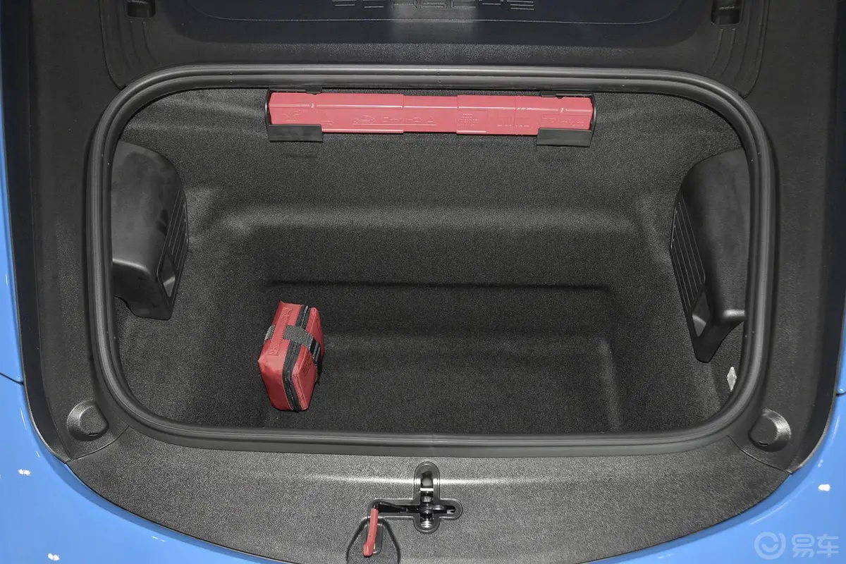 保时捷911Turbo S Cabriolet 3.8T行李箱空间
