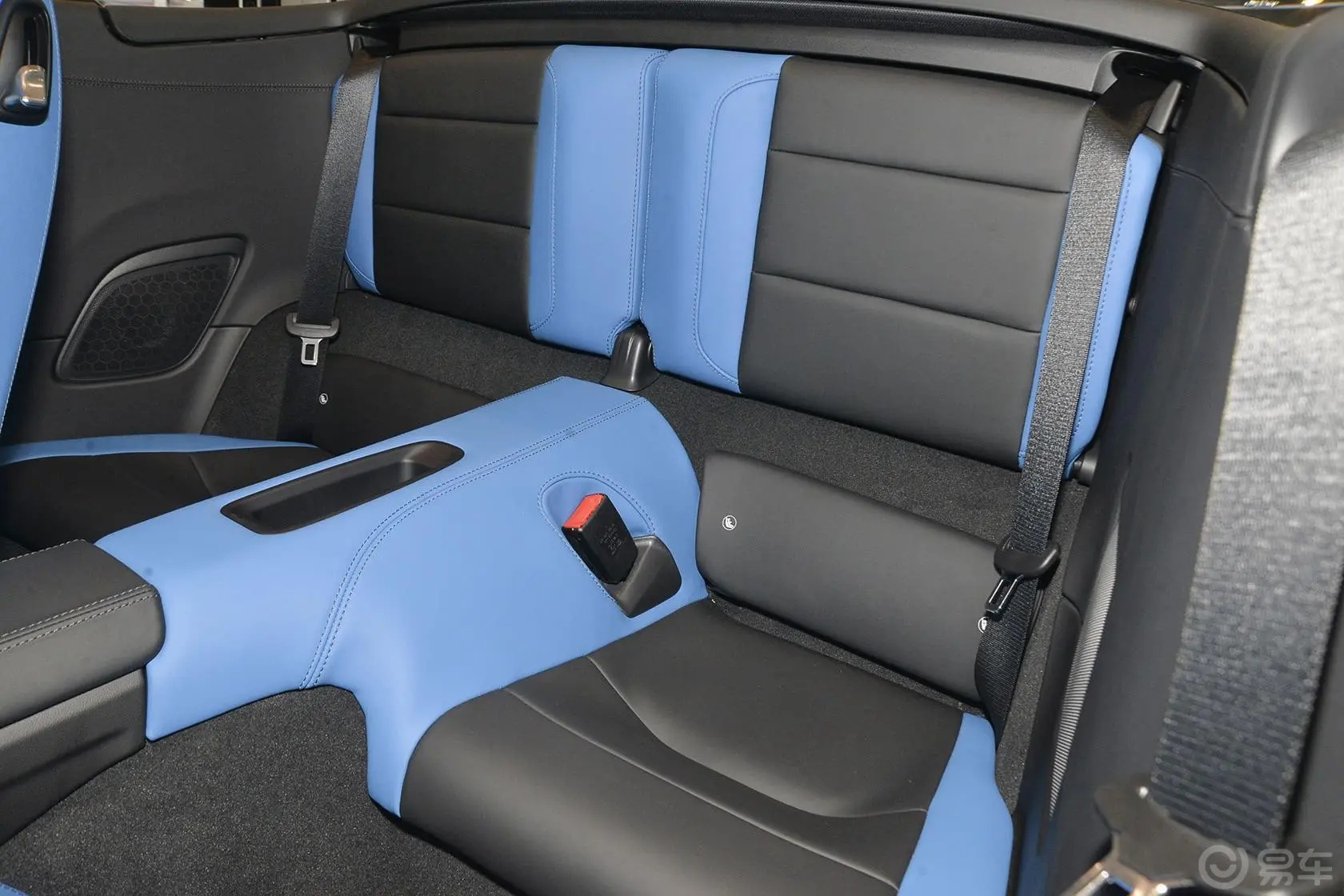 保时捷911Turbo S Cabriolet 3.8T后排座椅
