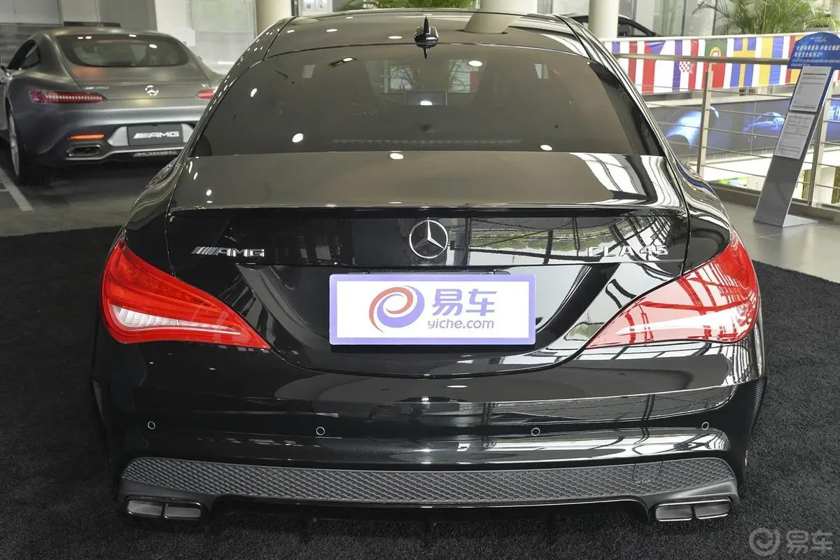 奔驰CLA级 AMGCLA45 AMG 4MATIC正后水平