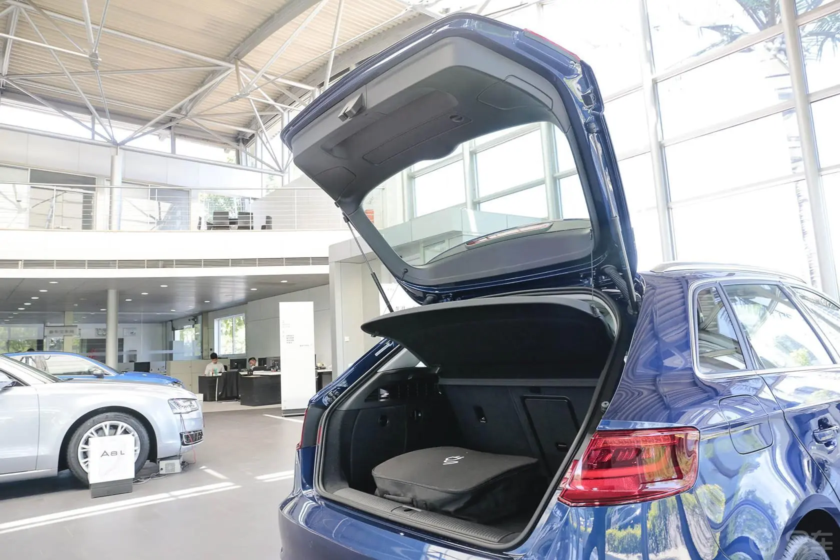奥迪A3 插电混动(进口)Sportback e-tron 运动型空间